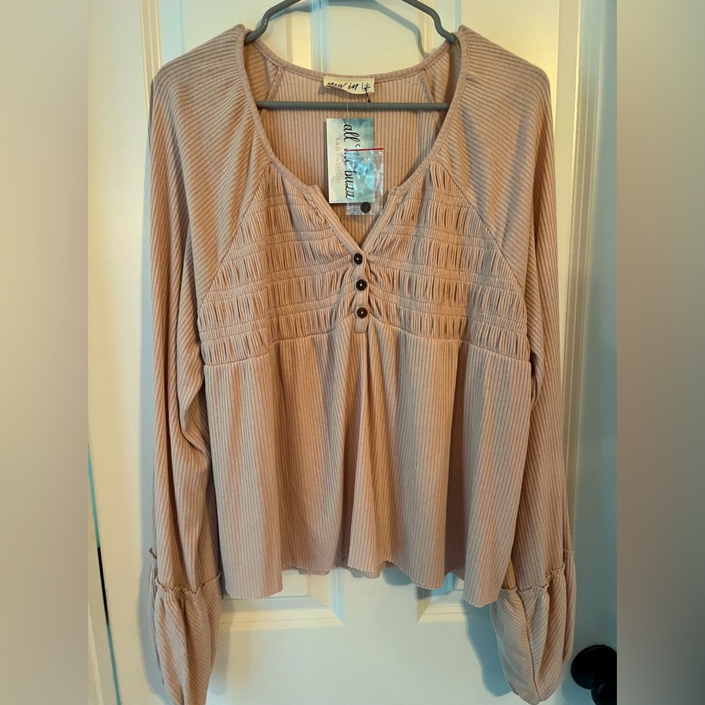 NWT oatmeal button top